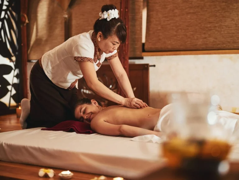 massage huiles essentielles
